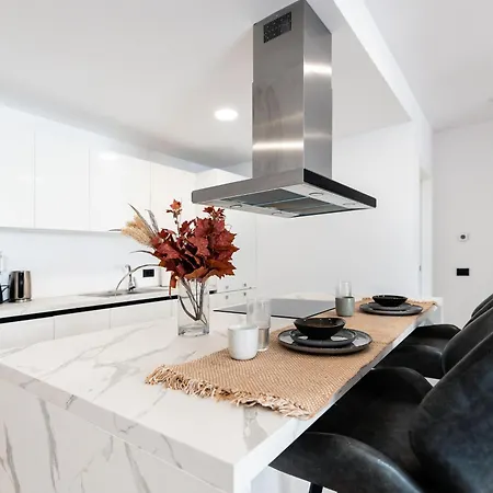 Whiteaura I 1 Bedroom W Parking Apartment
