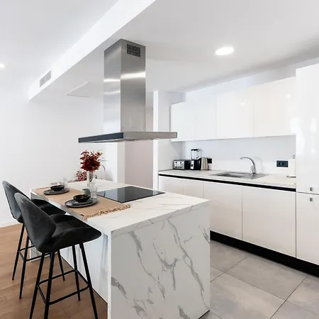Whiteaura I 1 Bedroom W Parking