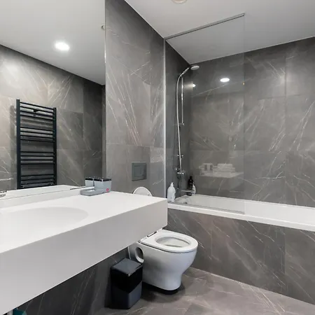 Whiteaura I 1 Bedroom W Parking Apartment Bucharest