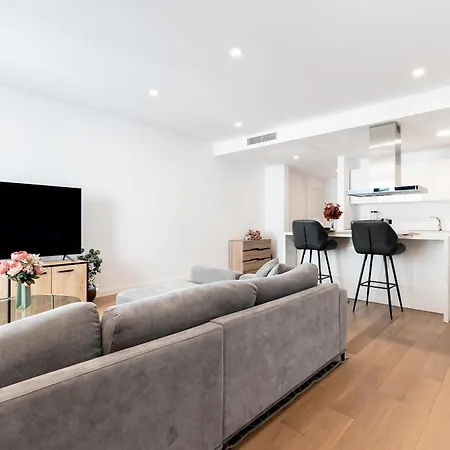 Whiteaura I 1 Bedroom W Parking Apartment