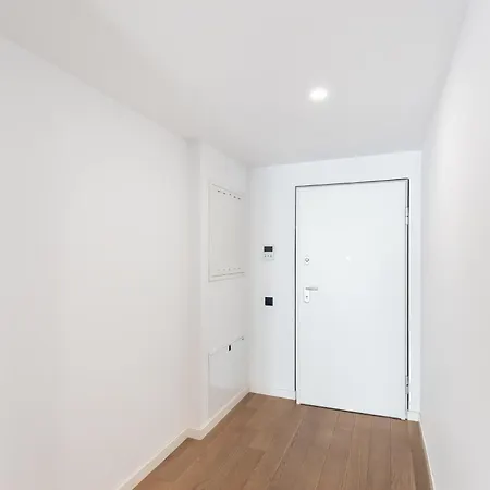 Whiteaura I 1 Bedroom W Parking