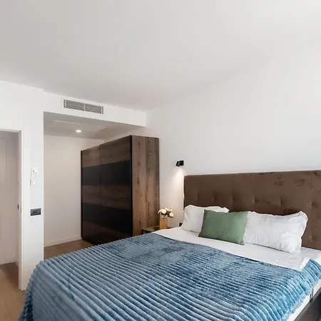 Whiteaura I 1 Bedroom W Parking