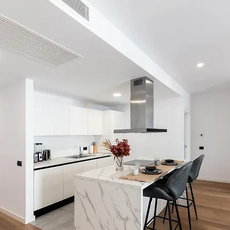 Whiteaura I 1 Bedroom W Parking Apartment